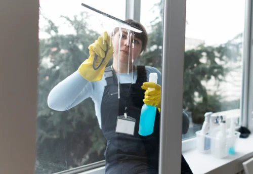 Nettoyage de vitres intérieures et extérieures à Château-Landon